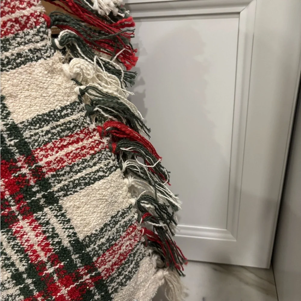 Plaid Red and Green HomeTable Runner NWT